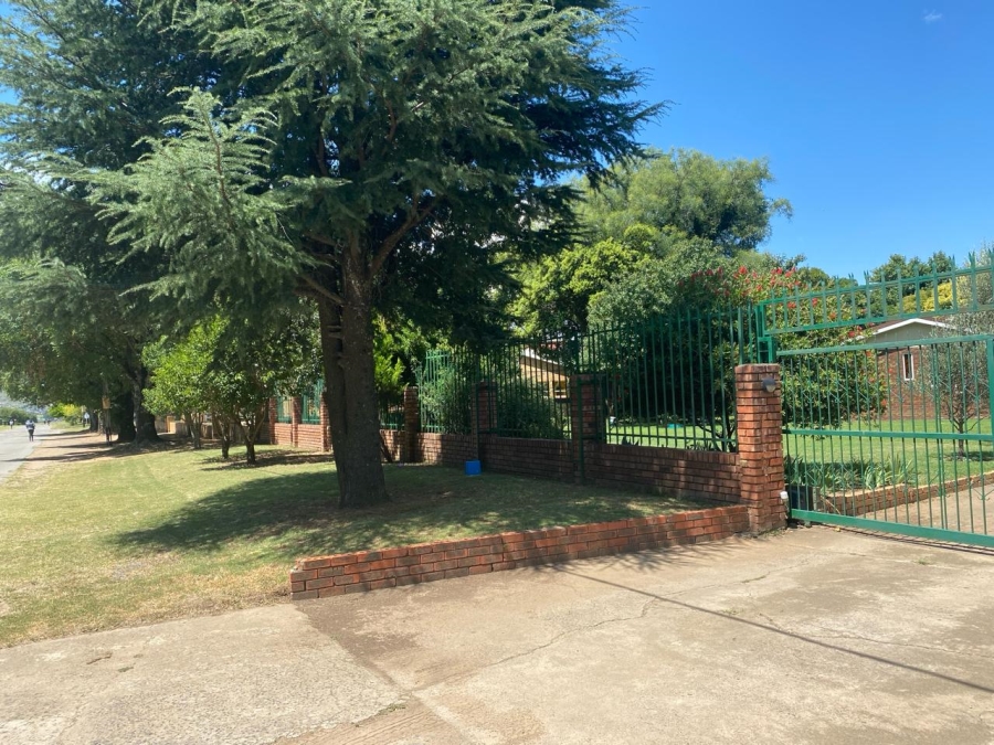 5 Bedroom Property for Sale in Ladybrand Free State